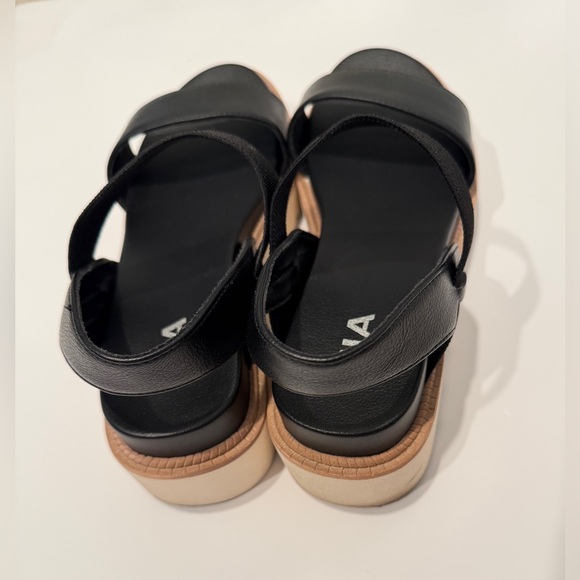 MIA Black Platform Sandals Elastic Straps Chunky Sole Size 7 EUC - Picture 5 of 6